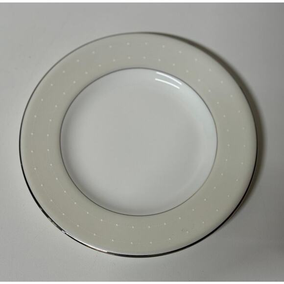 Monique Lhuillier for Royal Doulton Other - Monique Lhuillier for Royal Doulton 6 1/2" Bread & Butter Plate - KK516